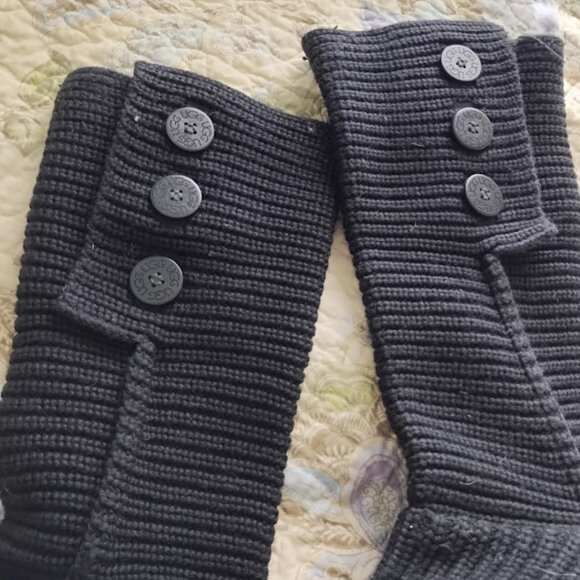 UGG Classic Cardy Boot - Picture 4 of 11